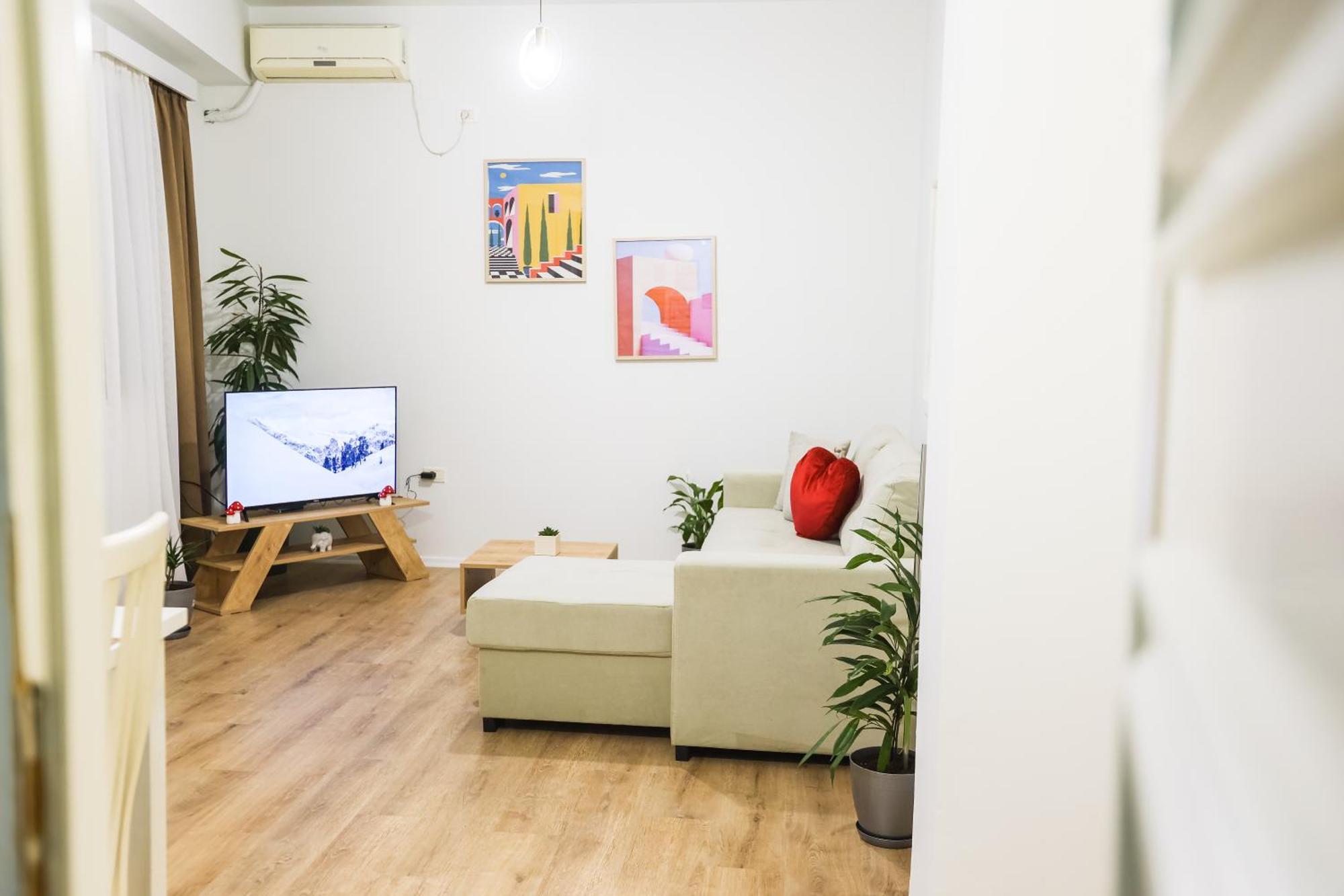 At Bazaar Central Apartment Tirana Exteriör bild