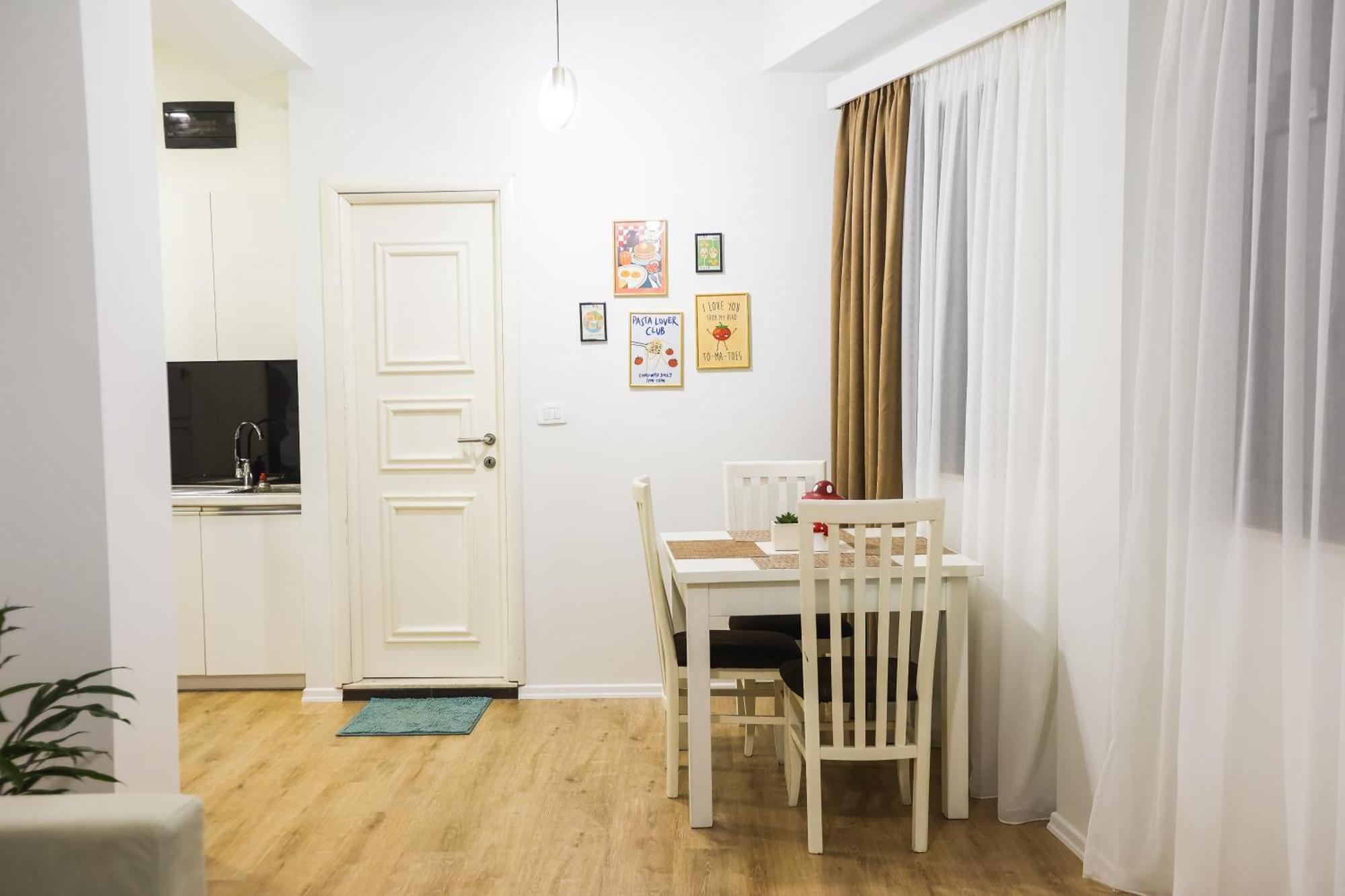 At Bazaar Central Apartment Tirana Exteriör bild
